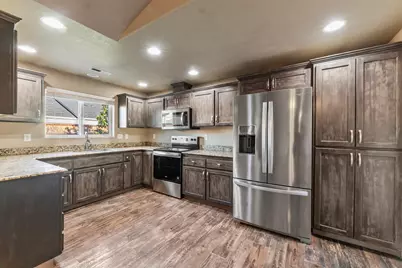 8414 Atlantic Avenue, White City, OR 97503 - Photo 6