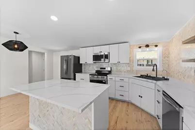 4729 S Pacific Highway #32, Phoenix, OR 97535 - Photo 6