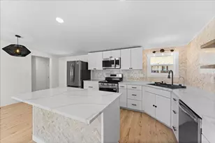 4729 S Pacific Hwy, Phoenix, OR 97535 - Photo 6