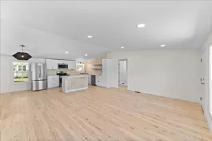 4729 S Pacific Hwy, Phoenix, OR 97535 - Photo 2