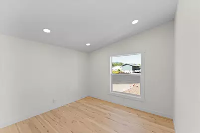 4729 S Pacific Highway #32, Phoenix, OR 97535 - Photo 16