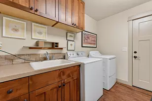 1141 S Creekside Dr, Sisters, OR 97759 - Photo 44