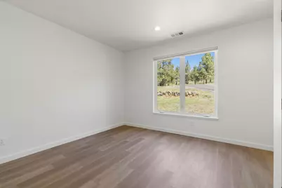 1194 Wheeping Birch Court, Klamath Falls, OR 97601 - Photo 32