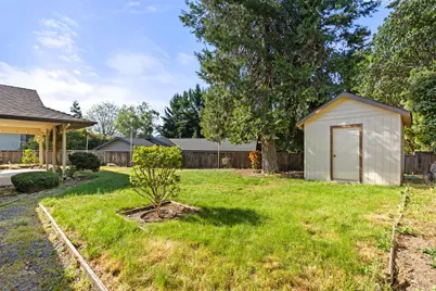 1007 NW Regent Drive, Grants Pass, OR 97526 - Photo 24