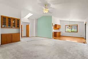 1007 NW Regent Dr, Grants Pass, OR 97526 - Photo 8