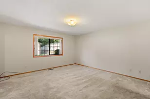 1007 NW Regent Dr, Grants Pass, OR 97526 - Photo 18