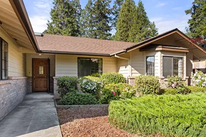 1007 NW Regent Drive, Grants Pass, OR 97526 - Photo 2