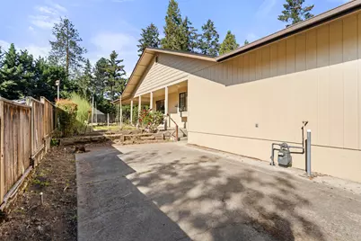 1007 NW Regent Drive, Grants Pass, OR 97526 - Photo 26