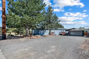 215 SE J St, Madras, OR 97741 - Photo 2