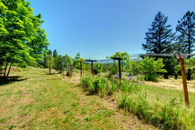 1545 Old Stage, Medford, OR 97502 - Photo 64