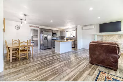 1070 NW 10th Street #A & #B, Prineville, OR 97754 - Photo 6