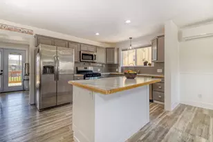 1070 NW 10th St, Prineville, OR 97754 - Photo 8