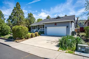 1886 NE Curtis Dr, Bend, OR 97701 - Photo 2