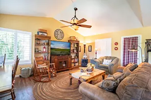 1886 NE Curtis Dr, Bend, OR 97701 - Photo 8