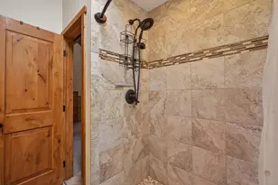 57803 Mt Rainier Ln, Sunriver, OR 97707 - Photo 26