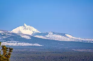 3063 NW Duffy Dr, Bend, OR 97703 - Photo 2