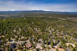 3063 NW Duffy Dr, Bend, OR 97703 - Photo 2