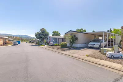 4729 S Pacific Highway #UNIT 4, Phoenix, OR 97535 - Photo 26