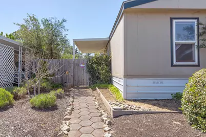 4729 S Pacific Highway #UNIT 4, Phoenix, OR 97535 - Photo 4