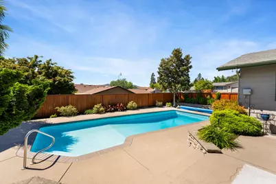 440 NE Royal Drive, Grants Pass, OR 97526 - Photo 4