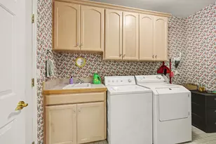 769 Mountain View Dr, Medford, OR 97504 - Photo 16