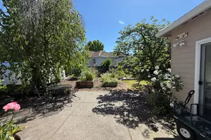 769 Mountain View Dr, Medford, OR 97504 - Photo 32