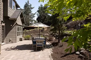 3193 N W Colonial Dr, Bend, OR 97703 - Photo 40