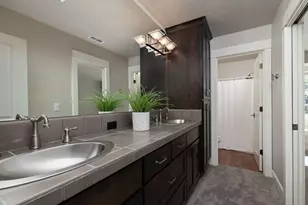 3193 N W Colonial Dr, Bend, OR 97703 - Photo 36