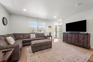 3734 SW Lava Pl, Redmond, OR 97756 - Photo 4