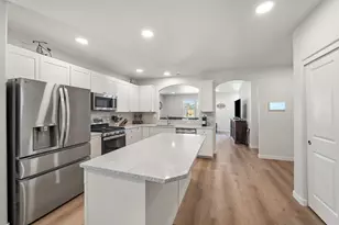 3734 SW Lava Pl, Redmond, OR 97756 - Photo 6