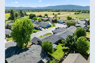1935 Walnut Grove Lane, Central Point, OR 97502 - Photo 40