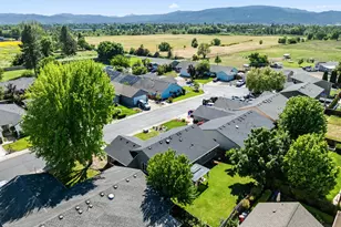 1935 Walnut Grove Ln, Central Point, OR 97502 - Photo 40