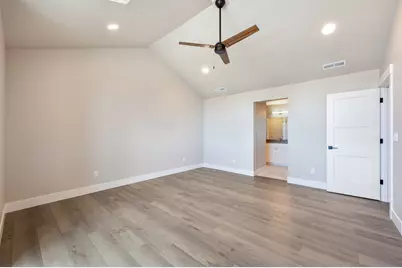 20520 NE Empire Avenue, Bend, OR 97701 - Photo 22
