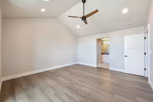 20520 NE Empire Ave, Bend, OR 97701 - Photo 22
