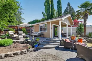 2258 Gene Cameron Wy, Medford, OR 97504 - Photo 38