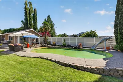 2258 Gene Cameron Way, Medford, OR 97504 - Photo 46