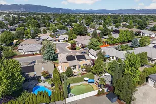 2258 Gene Cameron Wy, Medford, OR 97504 - Photo 54