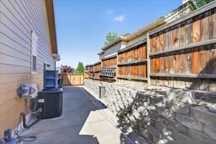 2258 Gene Cameron Wy, Medford, OR 97504 - Photo 50