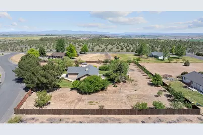 1945 NE Gentry, Madras, OR 97741 - Photo 24