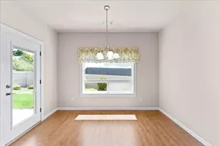 103 Greenmoor Dr, Eagle Point, OR 97524 - Photo 10