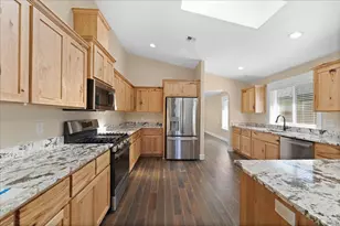 2953 Naples Dr, Grants Pass, OR 97527 - Photo 6