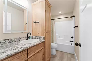 2953 Naples Dr, Grants Pass, OR 97527 - Photo 20