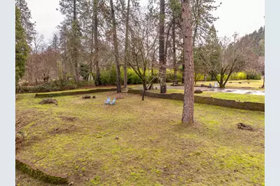 8730 Rogue River Highway, Grants Pass, OR 97527 - Photo 18