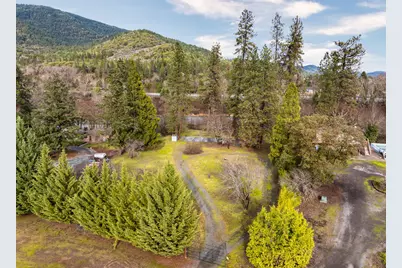 8730 Rogue River Highway, Grants Pass, OR 97527 - Photo 4