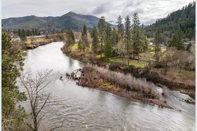 8730 Rogue River Highway, Grants Pass, OR 97527 - Photo 14