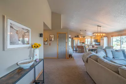 8475 NW Eagle Drive, Redmond, OR 97756 - Photo 4