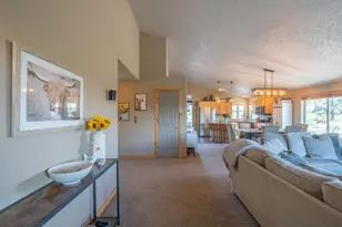 8475 NW Eagle Dr, Redmond, OR 97756 - Photo 4