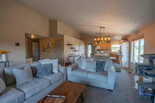8475 NW Eagle Dr, Redmond, OR 97756 - Photo 6