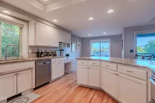 2928 Flint Ridge Ave, Medford, OR 97504 - Photo 8