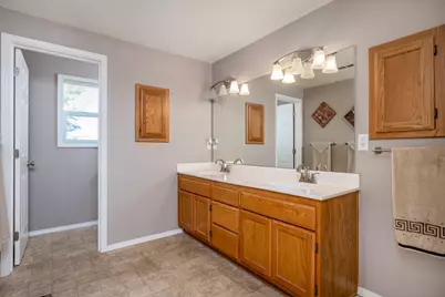 2928 Flint Ridge Avenue, Medford, OR 97504 - Photo 10